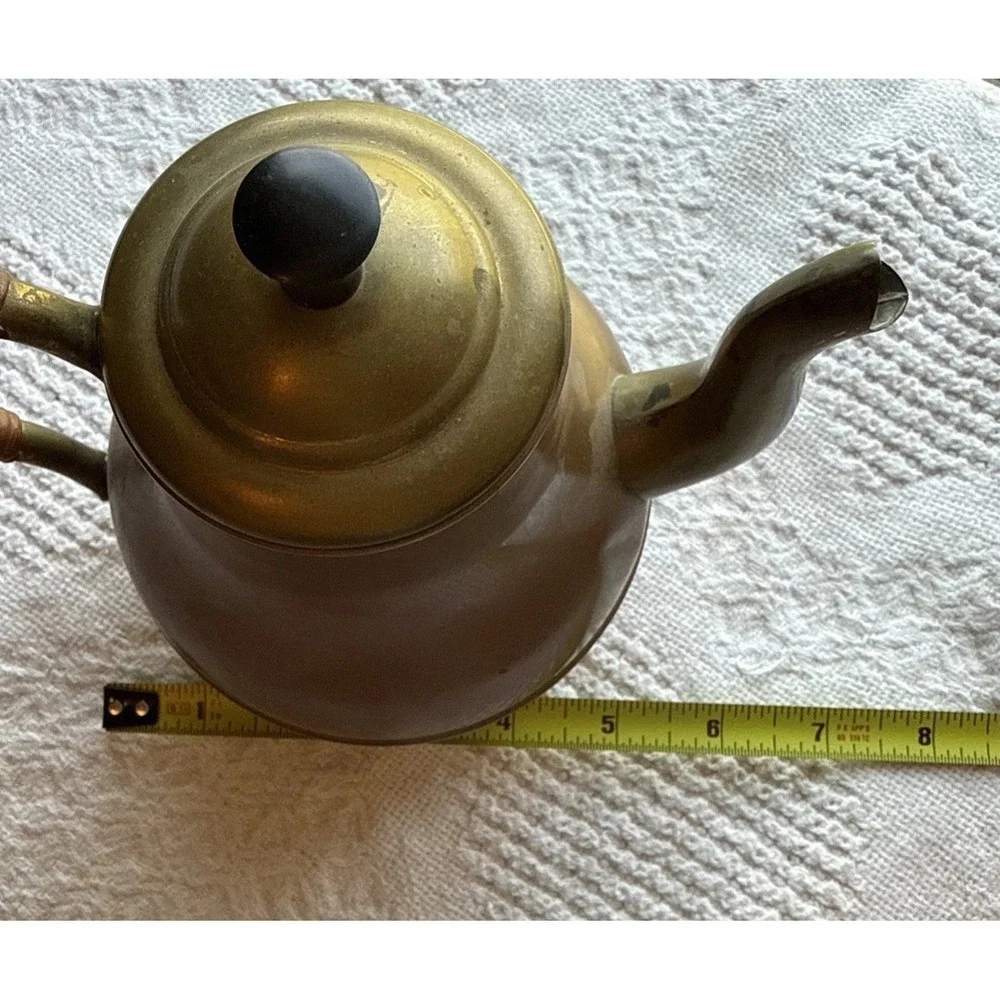 Vintage Copper and Brass Tea Pot with Lid and Wrapped Handle Decor (read)